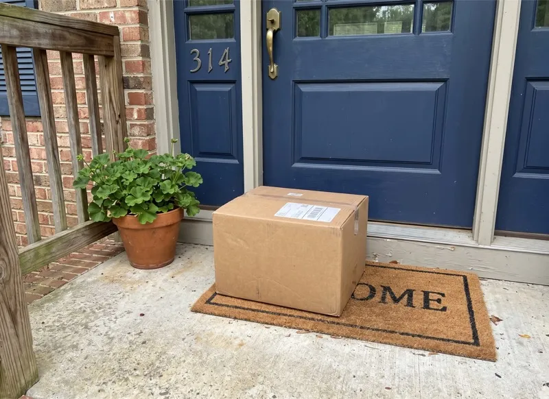 Proof of delivery view with valid signature and geotag confirmation